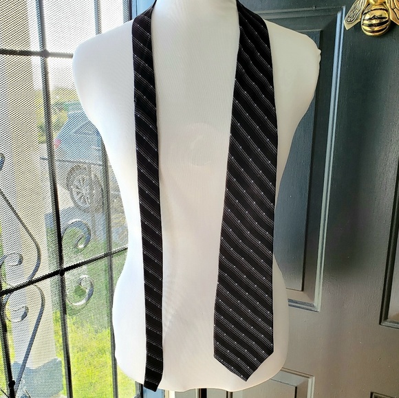 100% Silk Van Heusen Men's Neck Tie blue/blk/gray - Picture 5 of 5